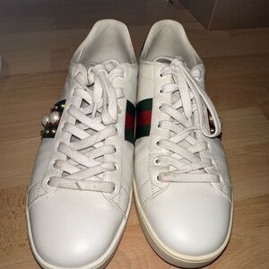 Gucci White Sneakers with Green and Red Stripes
